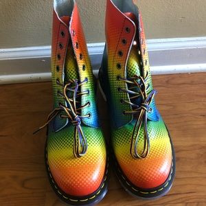 Dr Martens pride combat boots. New w/o box